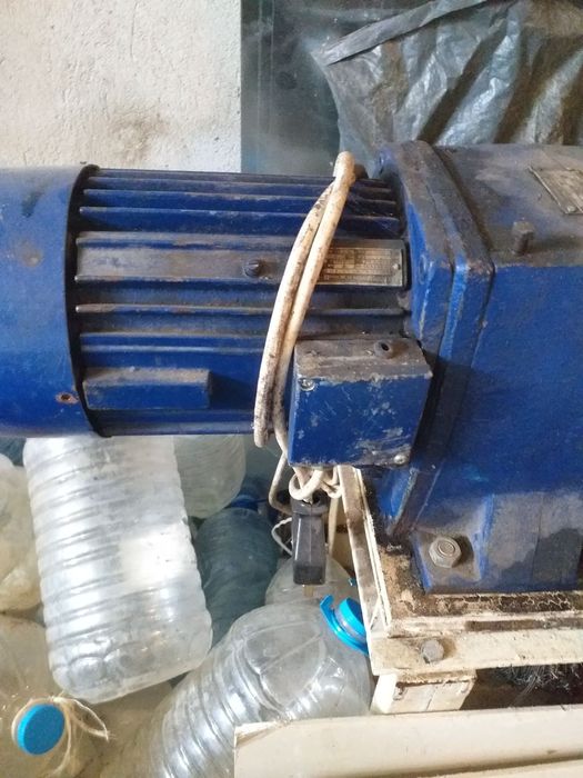 шнекова преса за дребни семкови плодове