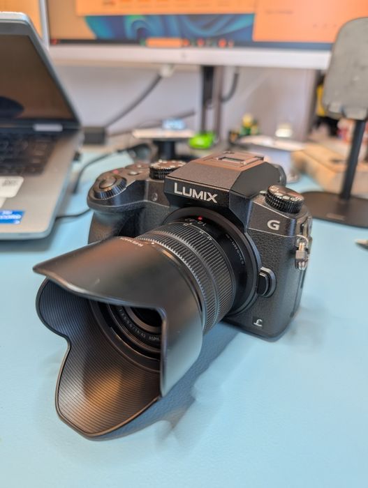 Mirrorless Panasonic Lumix G7 + Panasonic 14-42mm f3.5-5.6 4k impecabi