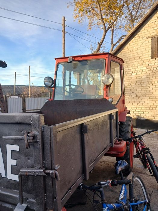 Продам трактор Т-16.