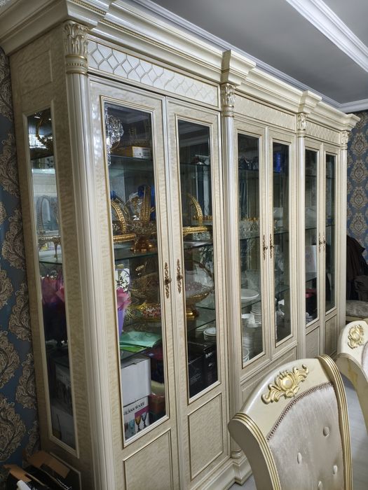 Шкаф для гостинной