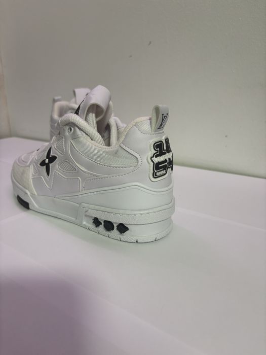 vand louis vuitton skate albi noi