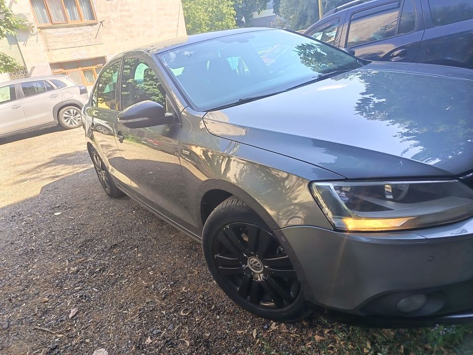 VOLKSWAGEN Jetta 2012 — imagine 2