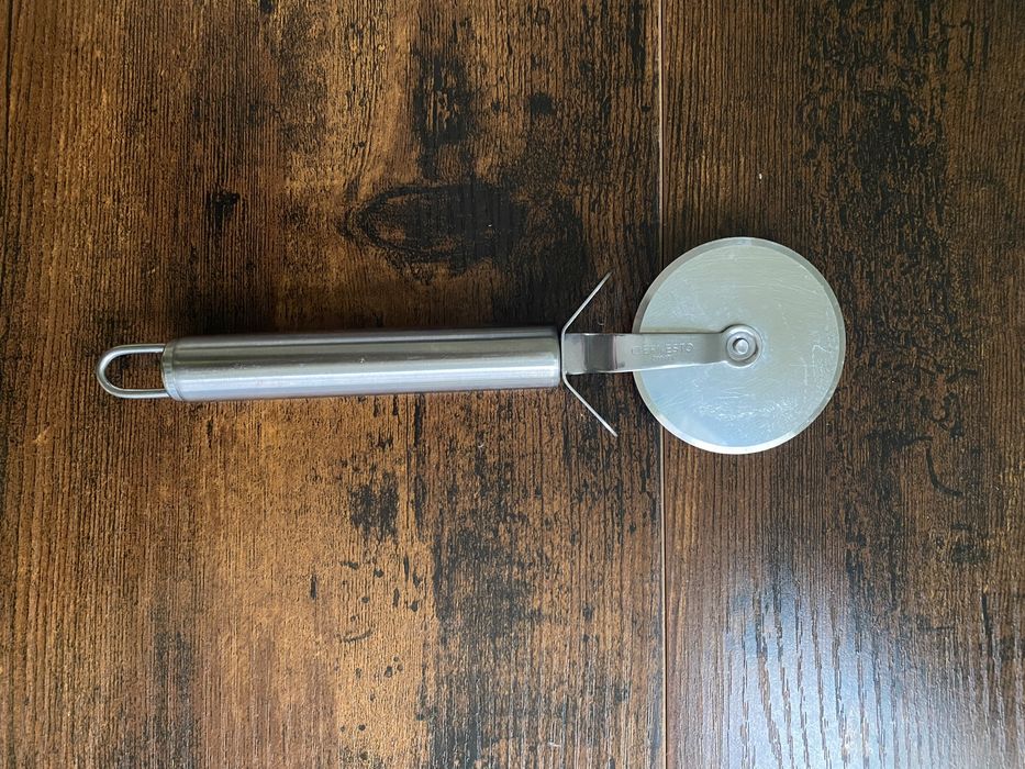 Форма за air fryer, коледни форми за бисквити, нож за пица и др