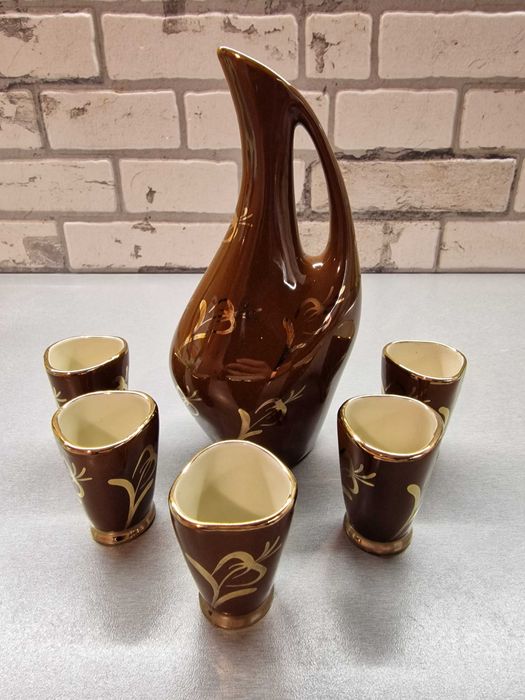 Старинен порцеланов сервиз за греяна ракия