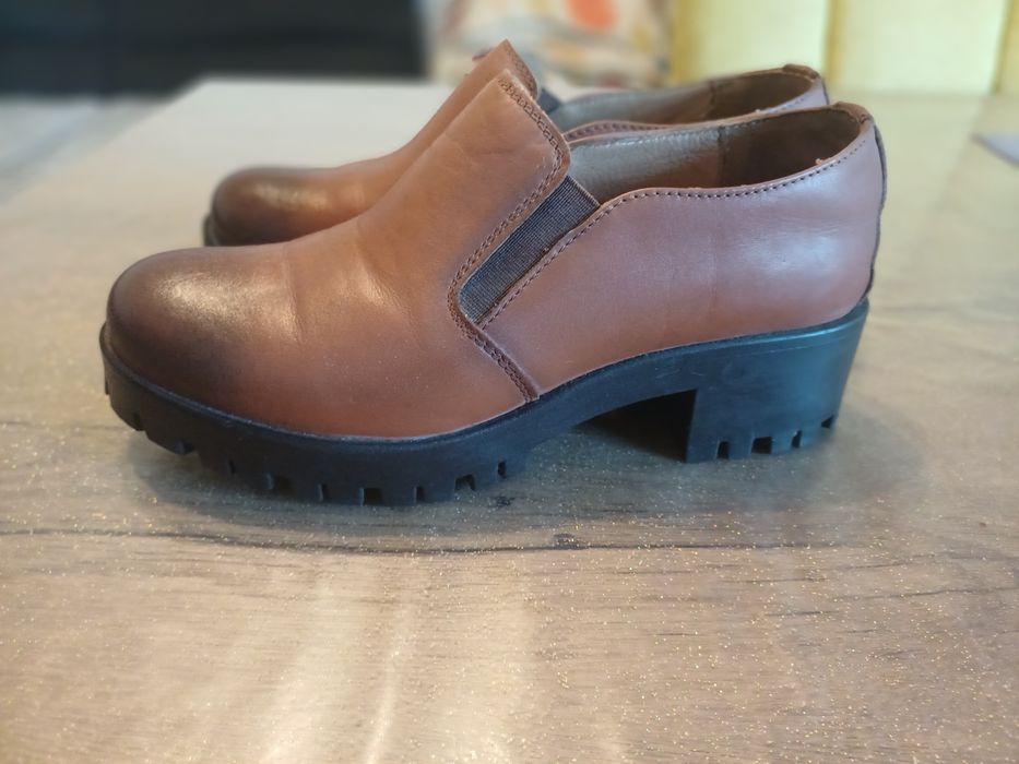 Vand pantofi piele naturala mar. 36
