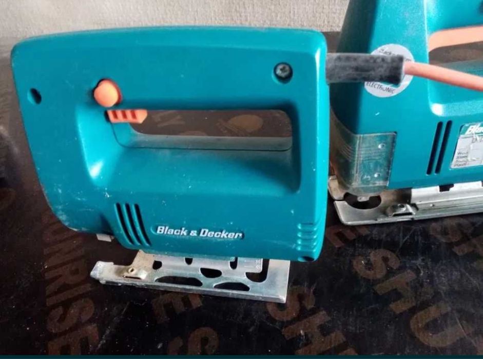 Зеге, прободен трион бляк енд декер перфектно