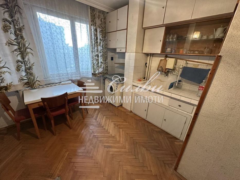 ЧЕТИРИСТАЕН ТУХЛЕН апартамент ИДЕАЛНИЯ ЦЕНТЪР на гр. Търговище !