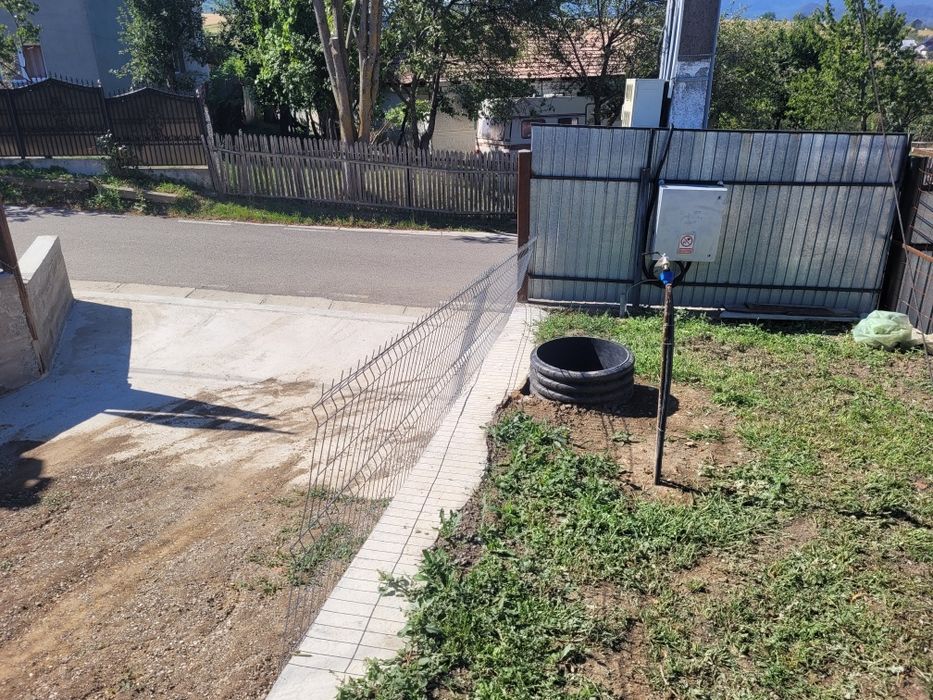 Vând teren loc de casa cu utilitati