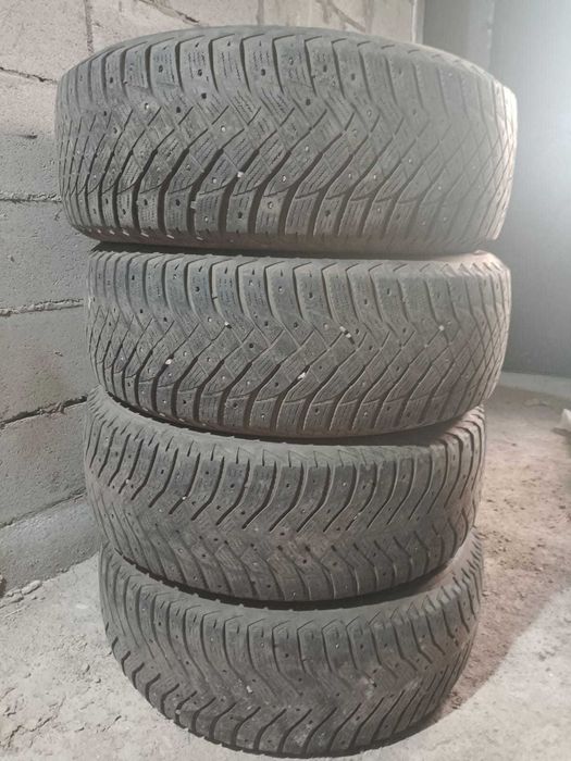 Продам зимние шины Б/У