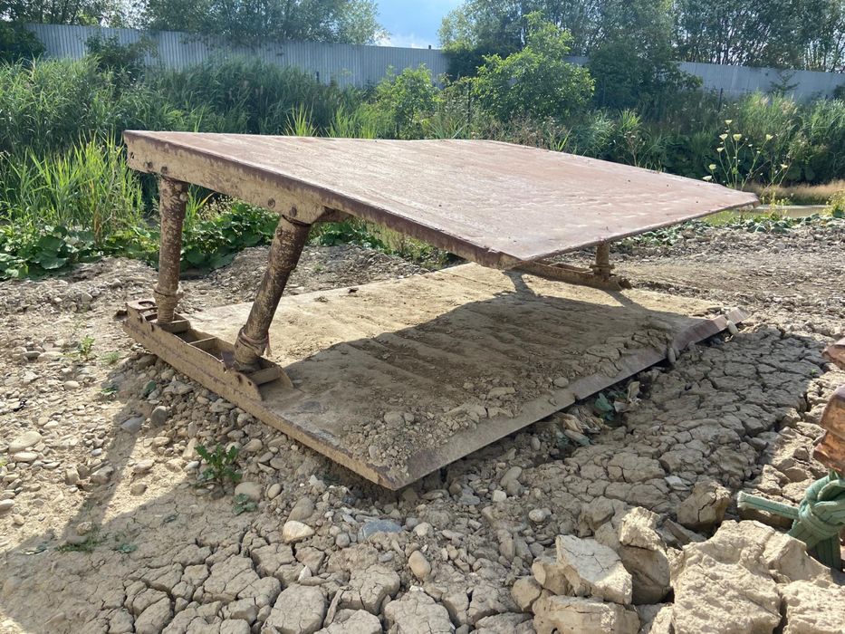 Dispozitiv sprijinire mal lucrari canal