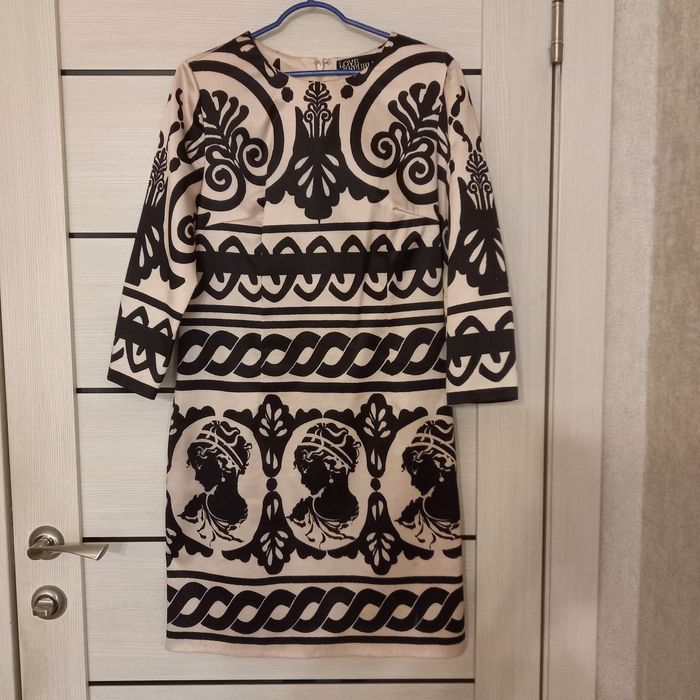 Продам стильное платье.