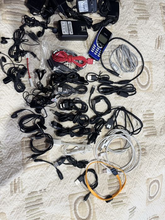 зарядни, кабели, слушалки, handsfree Nokia, Samsung, Sony Ericson