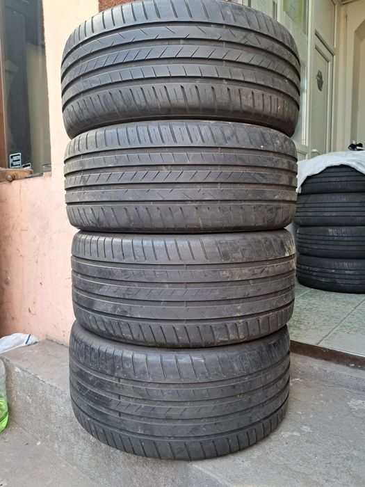 Set anvelope 245/40 R17 cu 225/45 R17 Vredestein