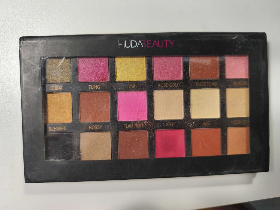 Палитри за грим . Професионална или лична употреба