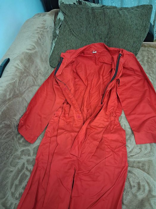 Salopete de munca tip combinezon