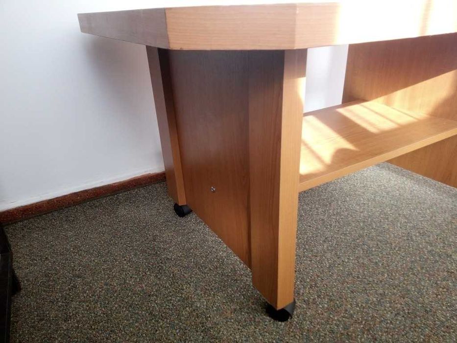 Măsuță de cafea practică, cu blat ceramic și rotile -Stare foarte bună