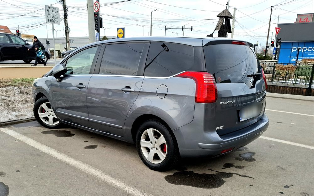 Proprietar vând Peugeot 5008 1.6 HDI, 112cp,2012,7 locuri,euro 5.