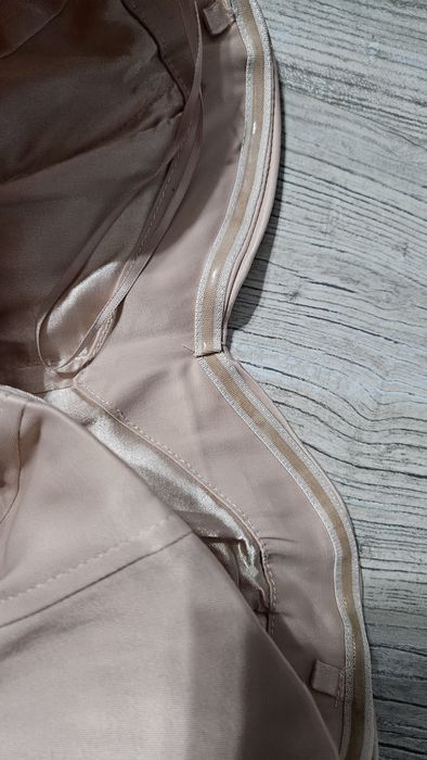 Сатенена рокля цвят пудра