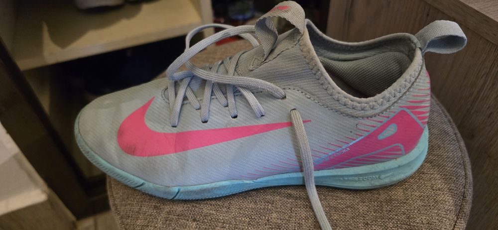 JR ZOOM MRCURIAL VAPOR 16 ACADEMY TF
Ghete de fotbal copii