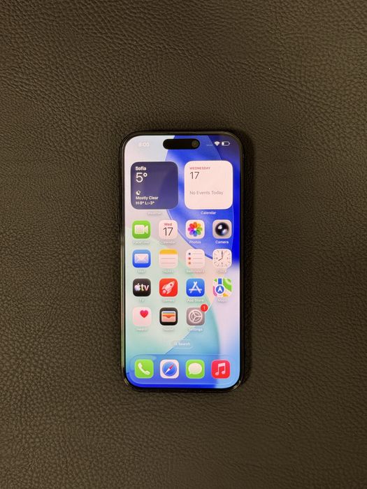 Продавам iPhone 16 PRO