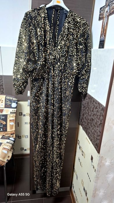 Salopeta paiete dama, Assos, noua, marimea 44, bust 110, talie 100,