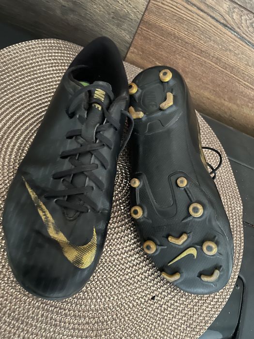 Футбоони объвки Nike / Найк бутонки 38