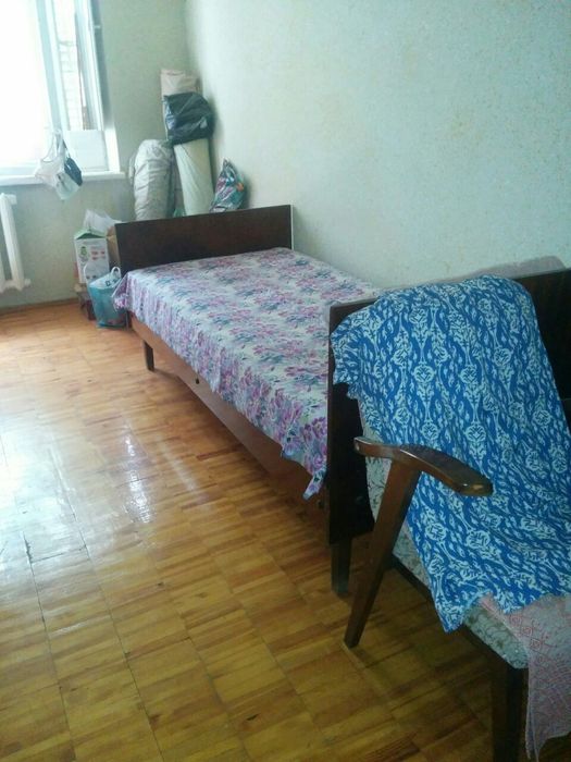 Продаю квартиру 4/2/5 Алмазарский район. Станция метро "Беруний"