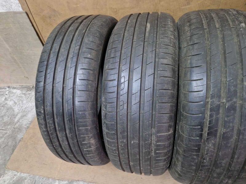 4 Goodyear R17 215/55
летни гуми
DOT4220