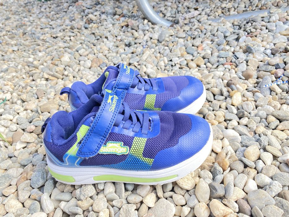 Adidași copii Slazenger cu lumini LED, mărimea 29 – stare foarte bună