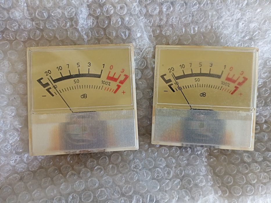 индикаторы магнитофона "Комета-225 стерео