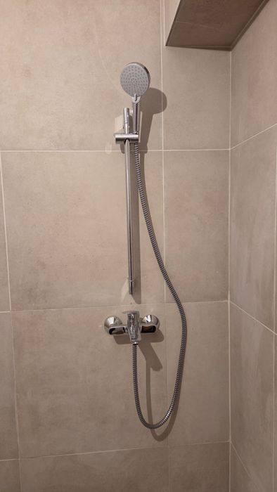 Set dus  hansgrohe baterie + coloana