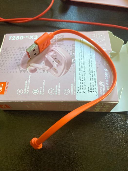 Слушалки JBL Bluetooth