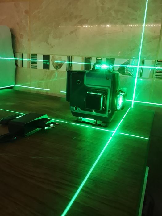 Nivel laser makita 16 linii