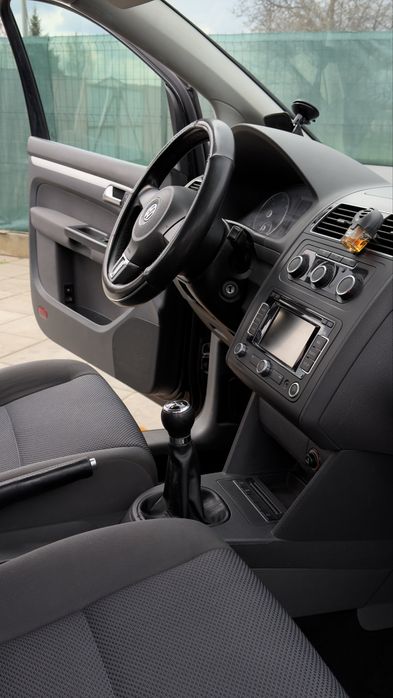 VOLKSWAGEN Touran 2015 — imagine 2