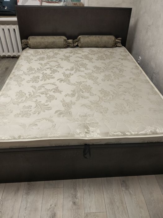 Продам кровать 1,60