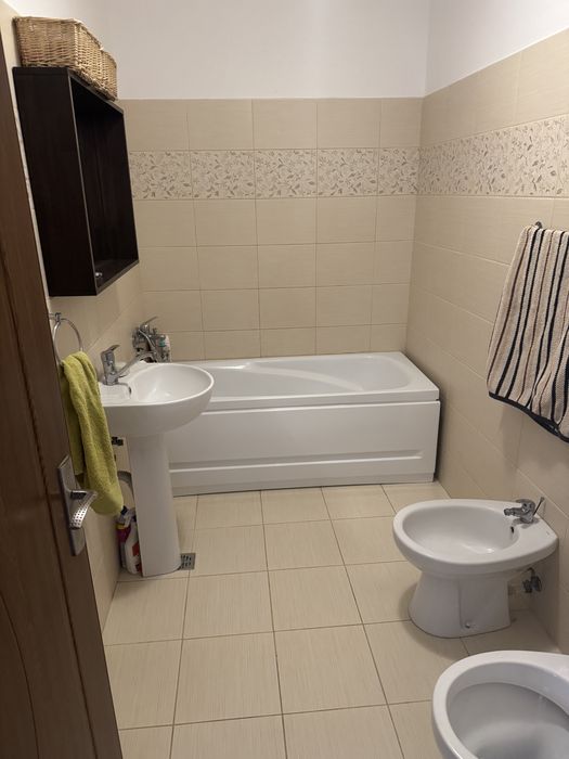 Apartament 3 camere 70 m2/mobilat/parcare Leroy Bragadiru