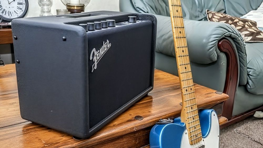 FENDER • Mustang® GT 40 • Усилвател за електрическа китара • футсуич