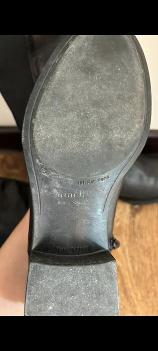 продам сапоги чёрные.