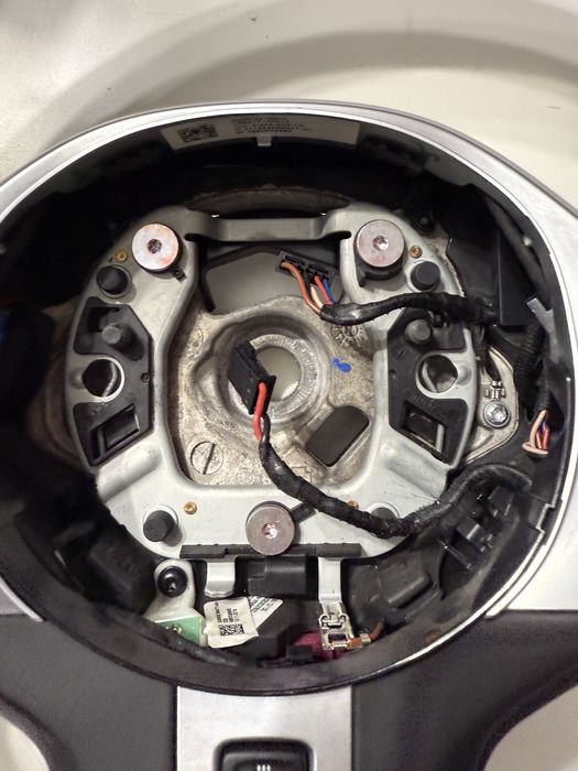 Volan G30/G31/G15/G16/G11/G12 Stare Ca Nou original Cu INCALZIRE