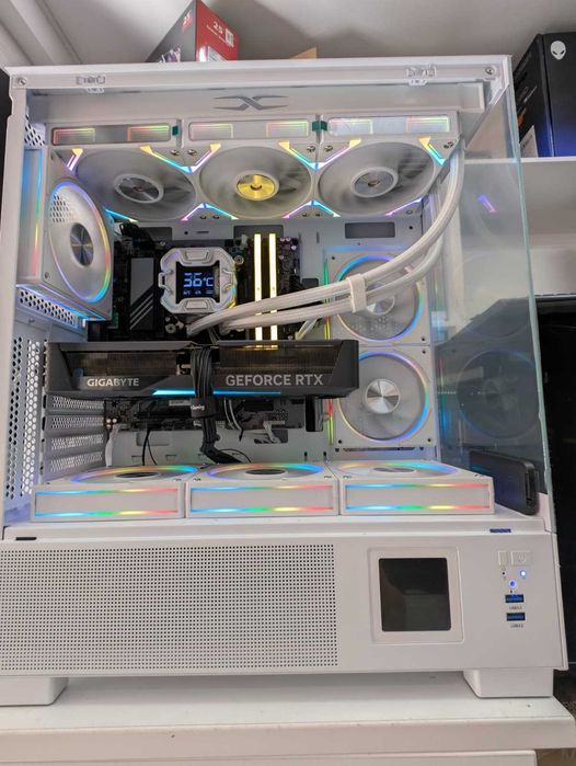 Gaming Pc Ryzen 7 9800X3D/B850M/RTX 5070/Stocare 1 TB/RAM 32GB DDR5/Sursa 750W/Garantie/TVA