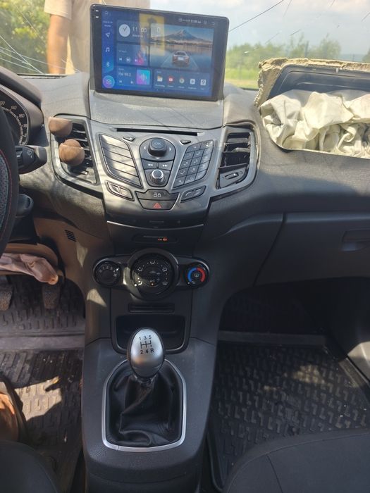 Fond fiesta avariat