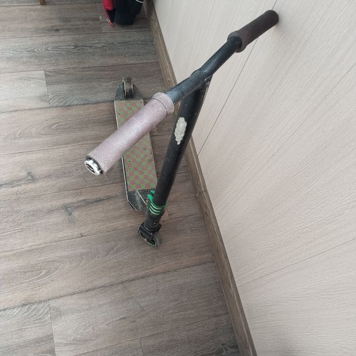 продам трюковой самокат СРОЧНО!