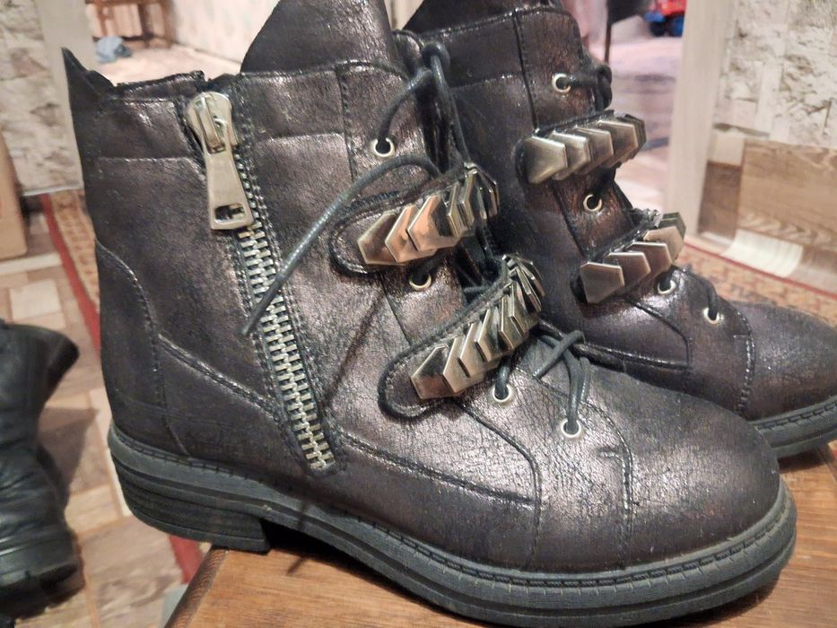 Продам обуви по 2000 тг