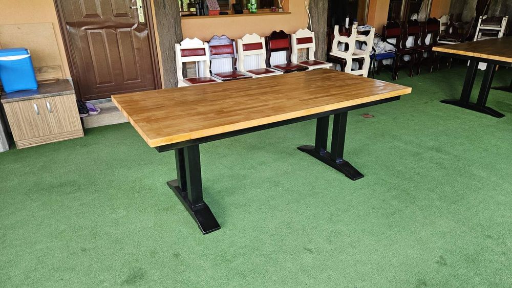 Трапезни маса от масив