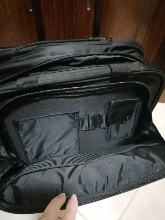 Бизнес чанта с колела