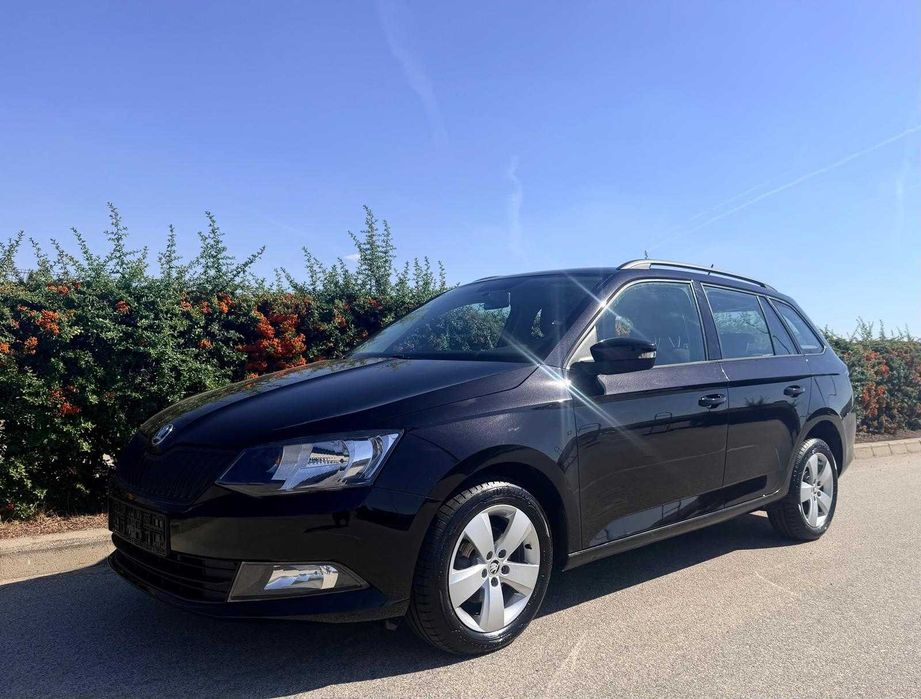Skoda Fabia - An 2018 - 1.0 MPI 75Cp Euro 6 - Touchscreen * Senzori Parcare * Climă