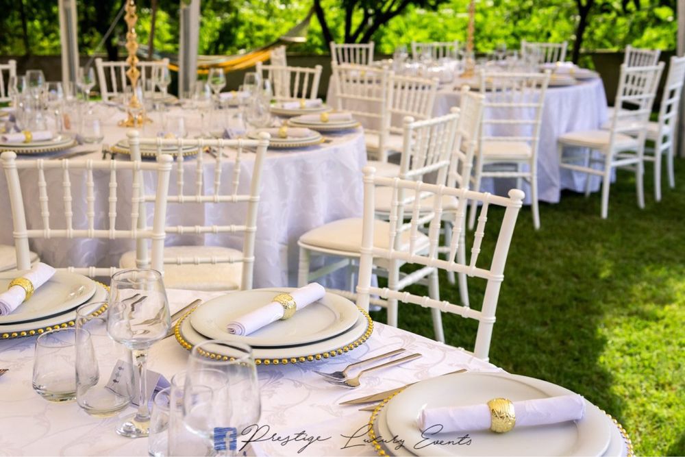 Logistică evenimente – mese, scaune, veselă, corturi (30–130 pers.)