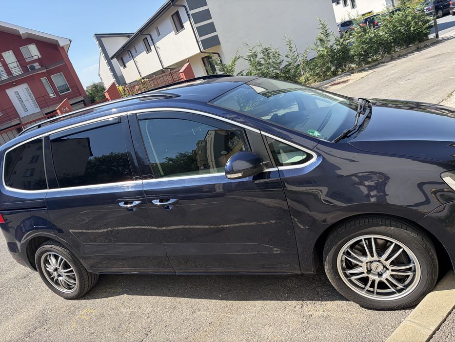 VOLKSWAGEN Sharan