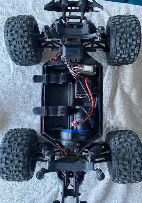 RC количка Team Associated Rival MT10 V2 RTR Monster Truck