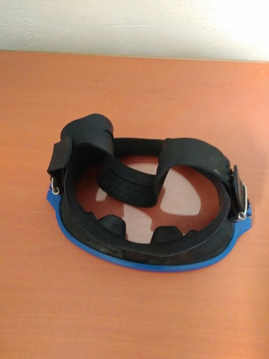 Продам очки для плавания